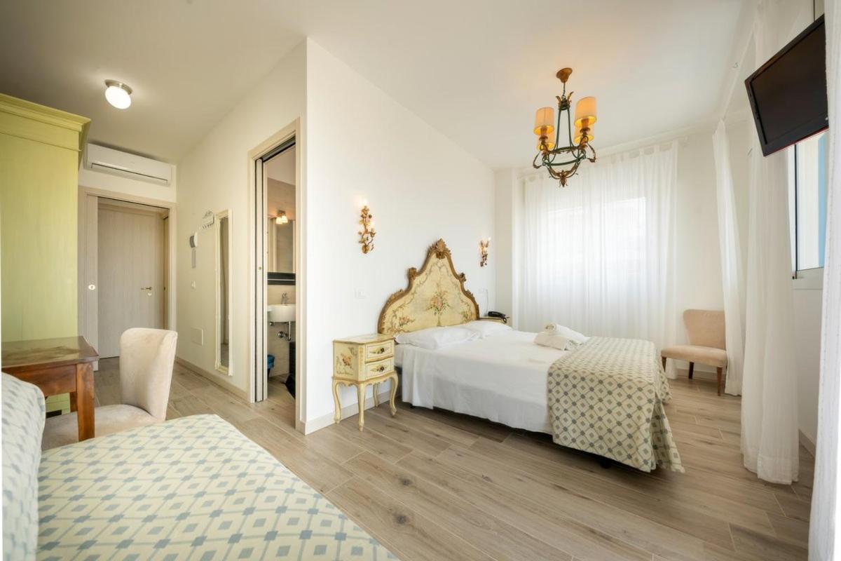 Hotel Tizian Beach Caorle Extérieur photo